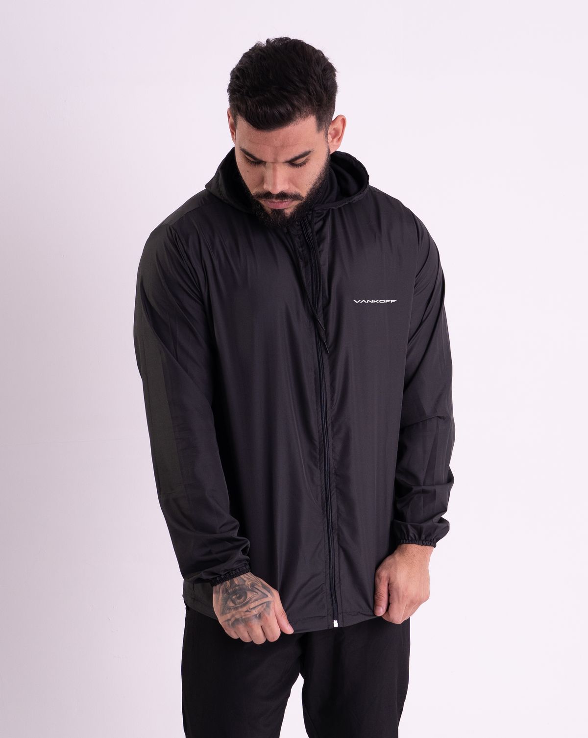 Corta-vento · Preto